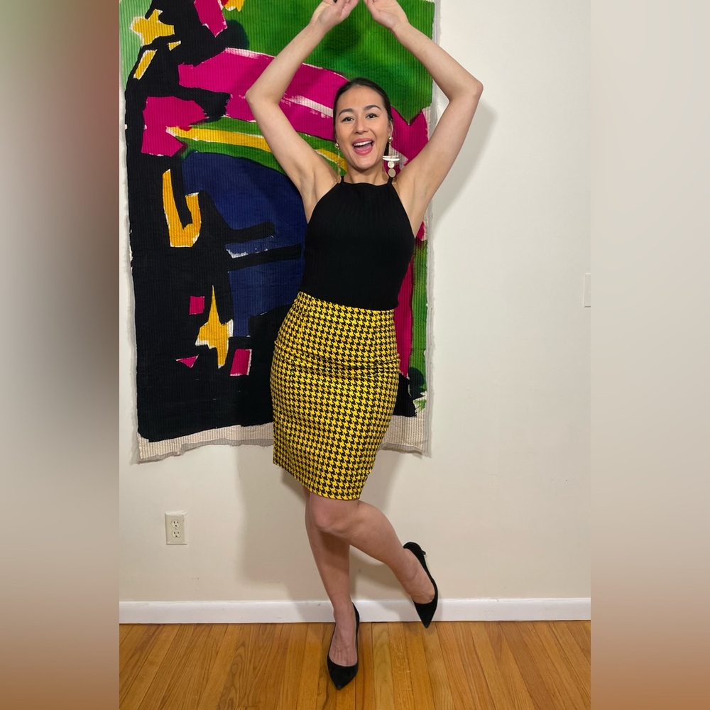 Vintage 1980s Betsey Johnson Yellow/black houndstooth corduroy pencil skirt